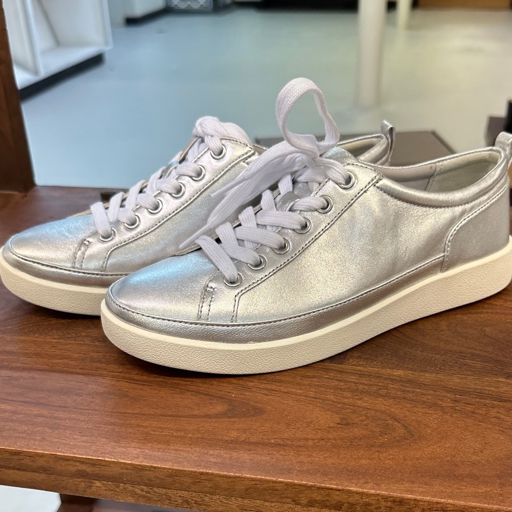 Vionic Women's Metallic Silver Sneakers